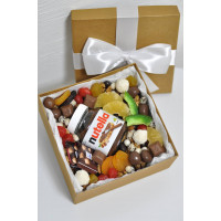 Купить Коробка со сладостями нутеллой сухофруктами на подарок девушке сестре парню другу букет Купить Коробка со сладостями нутеллой сухофруктами на подарок девушке сестре парню другу букет