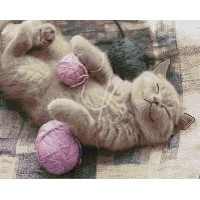Котик в клубочку