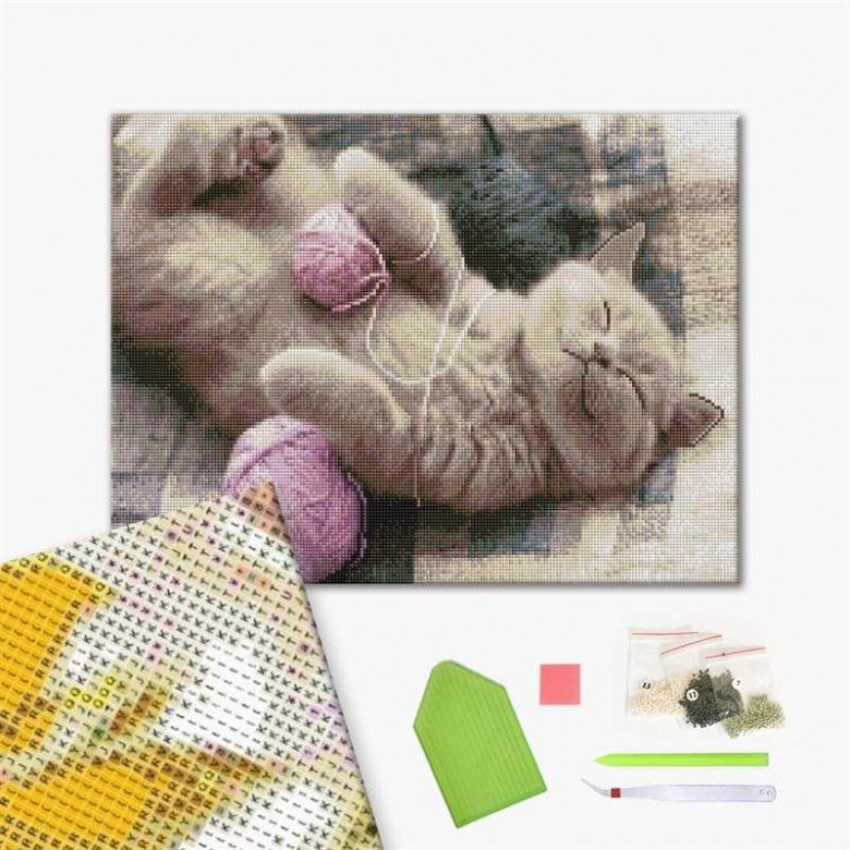 Котик в клубочку