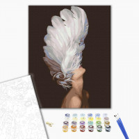 Жінка в пір'ї