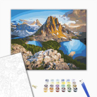 Озера біля скель гори Озера біля скель гори